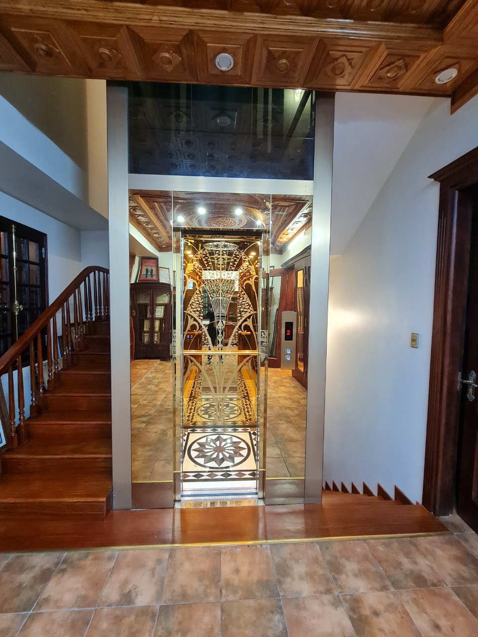 Mẫu thang máy biệt thự sang trọng