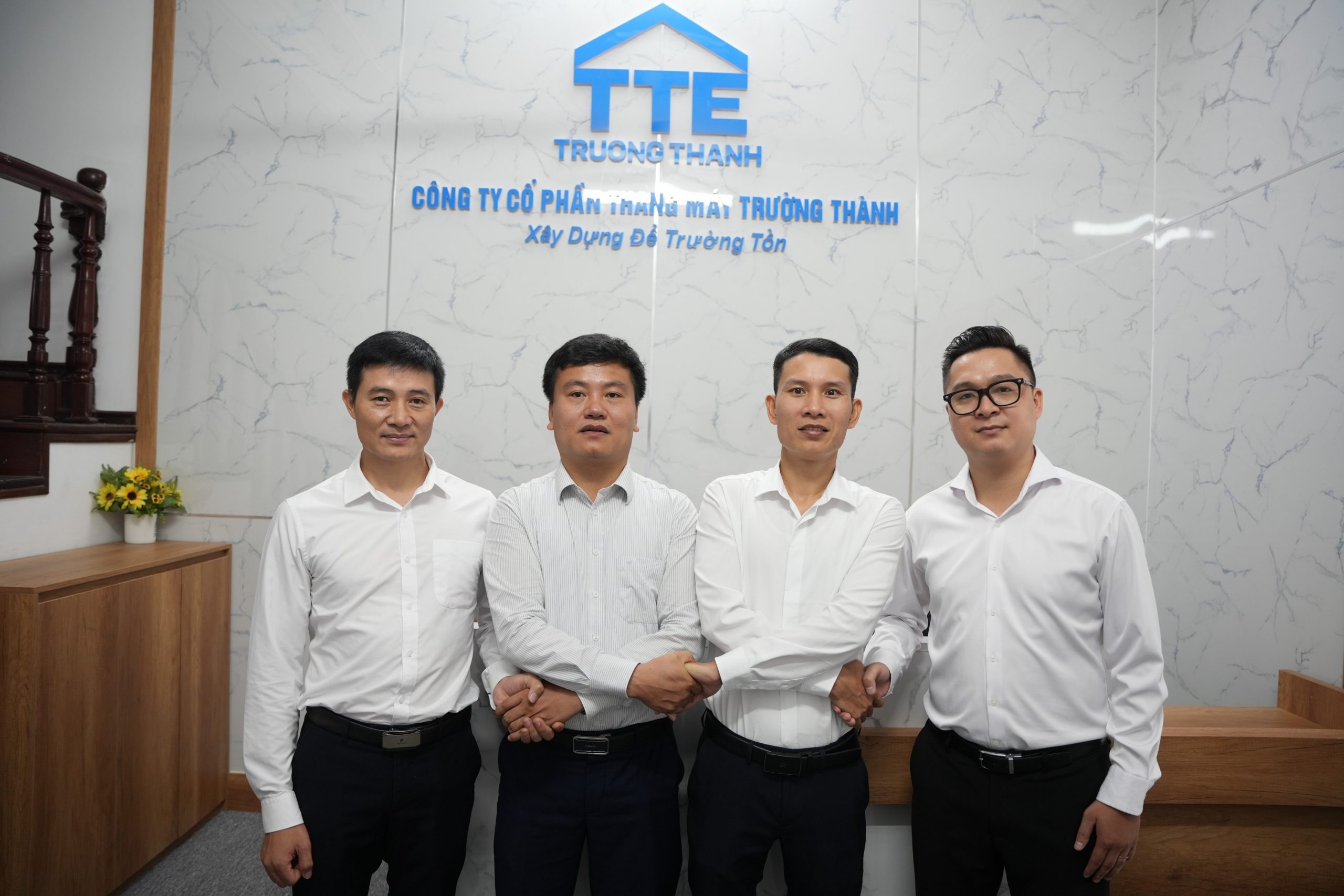 Công ty lắp đặt thang máy tải hàng uy tín tại Hà Nội