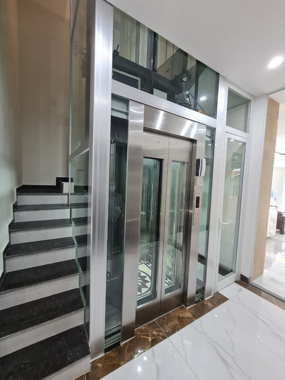 Cung cấp lắp đặt thang máy biệt thự hiện đại tại Ecopark Hưng Yên